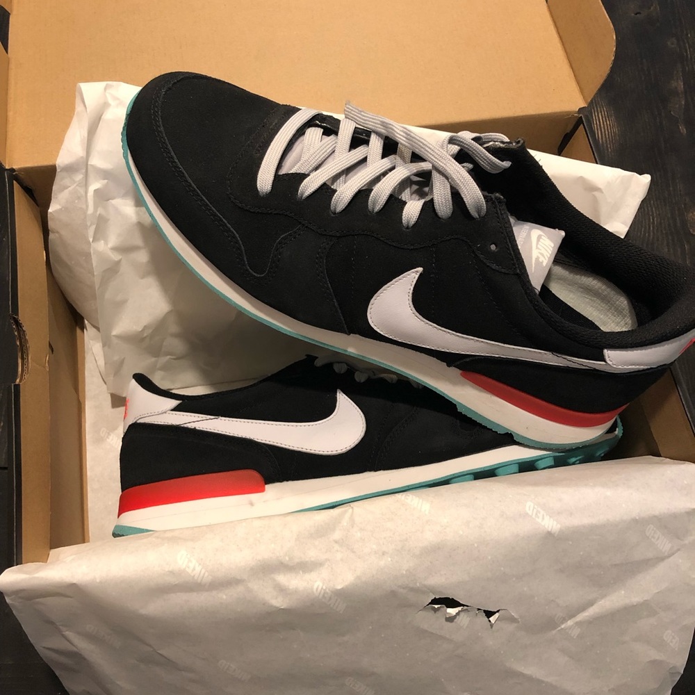 Nike internationalist size 13